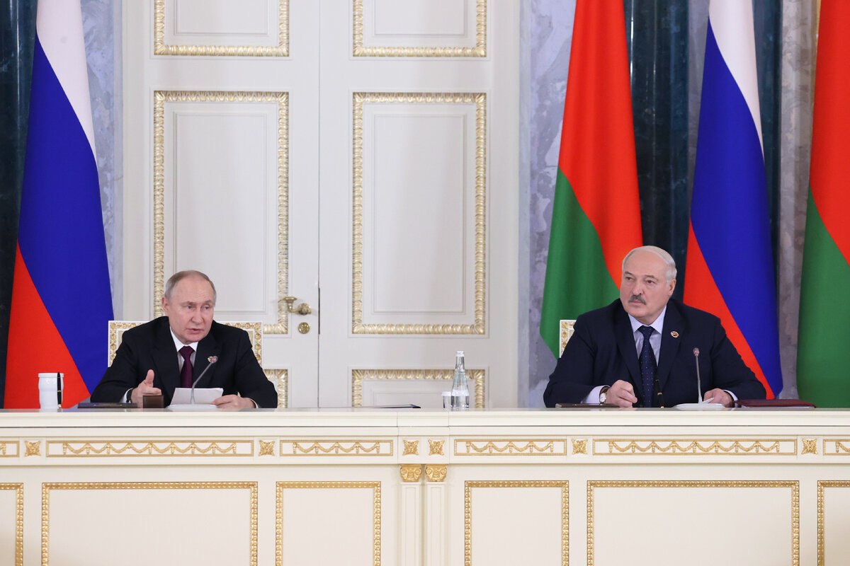 Связаны только с развитыми странами. Деньги государства. Иллюстрация мировая торговля. Сотрудничество туризм. Мировая экономика.