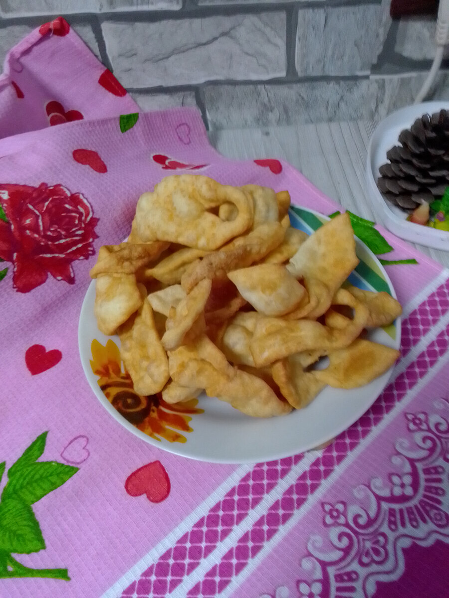 хворост из пресного теста