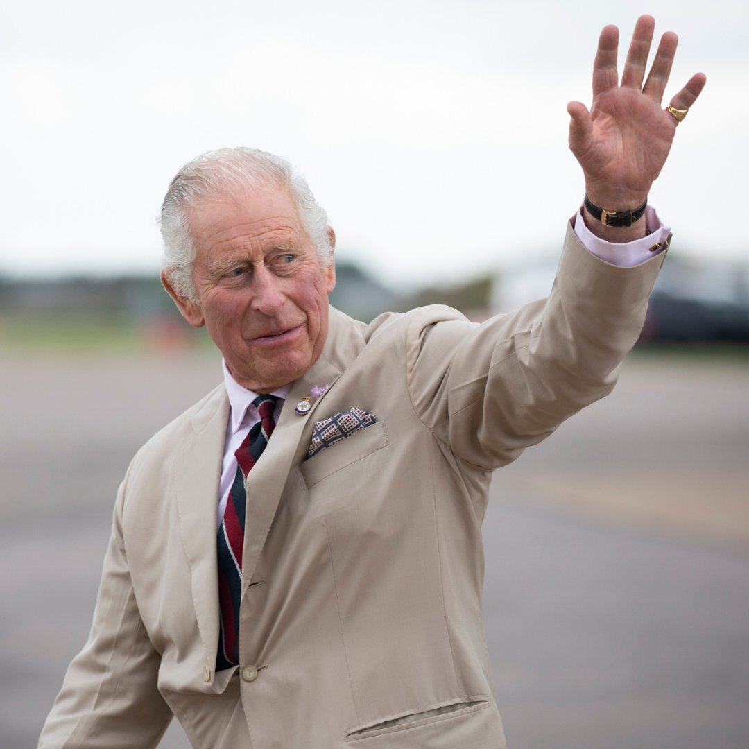 Строго на запад фильм 2015. Строго пройти. Женщина руководитель. Строго на запад фильм 2015 постер. Строго пройти.