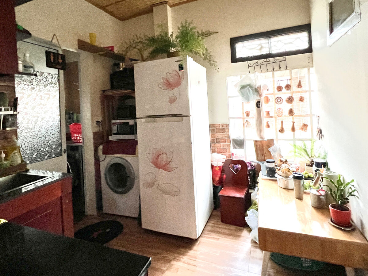 Холодильник для общего пользования. Фото автора