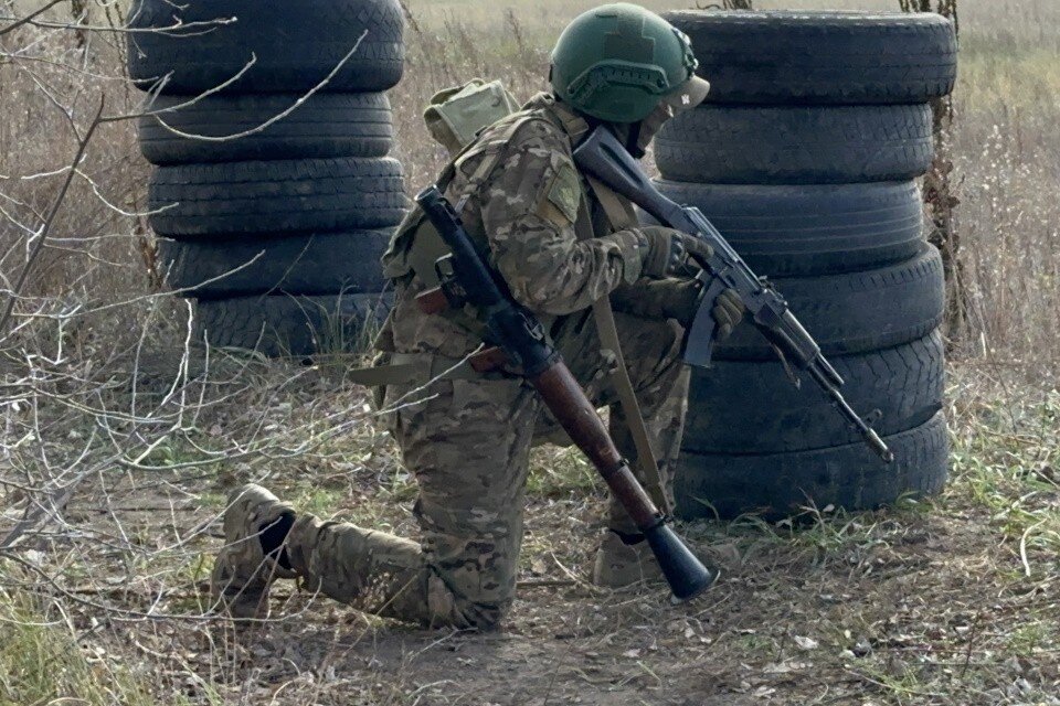 Места памяти уничтожения мирных жителей. Горловская мадонна донбасс. Места памяти уничтожения мирных жителей. Обстрел донецка 14 марта 2022. Донбасс погибшие мадонна.