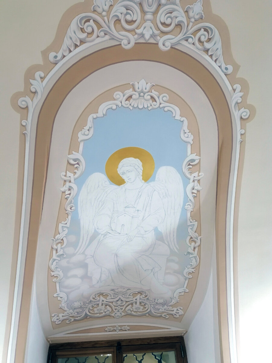 знаменская церковь службы. знаменская церковь службы. метро рижская храм знамения божьей матери. курский знаменский собор внутри. мученика трифона на рижской в москве.