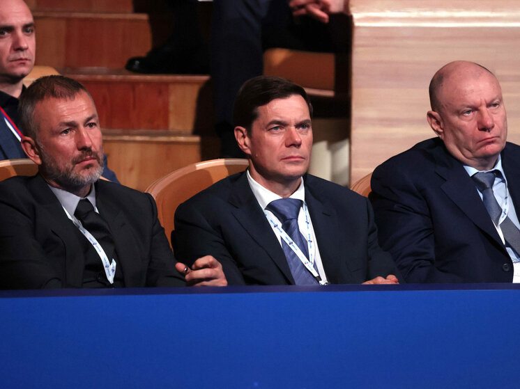     Андрей Мельниченко, Алексей Мордашев и Владимир Потанин на пленарном заседании съезда РСПП. Москва, 16 марта 2023 года. / kremlin.ru