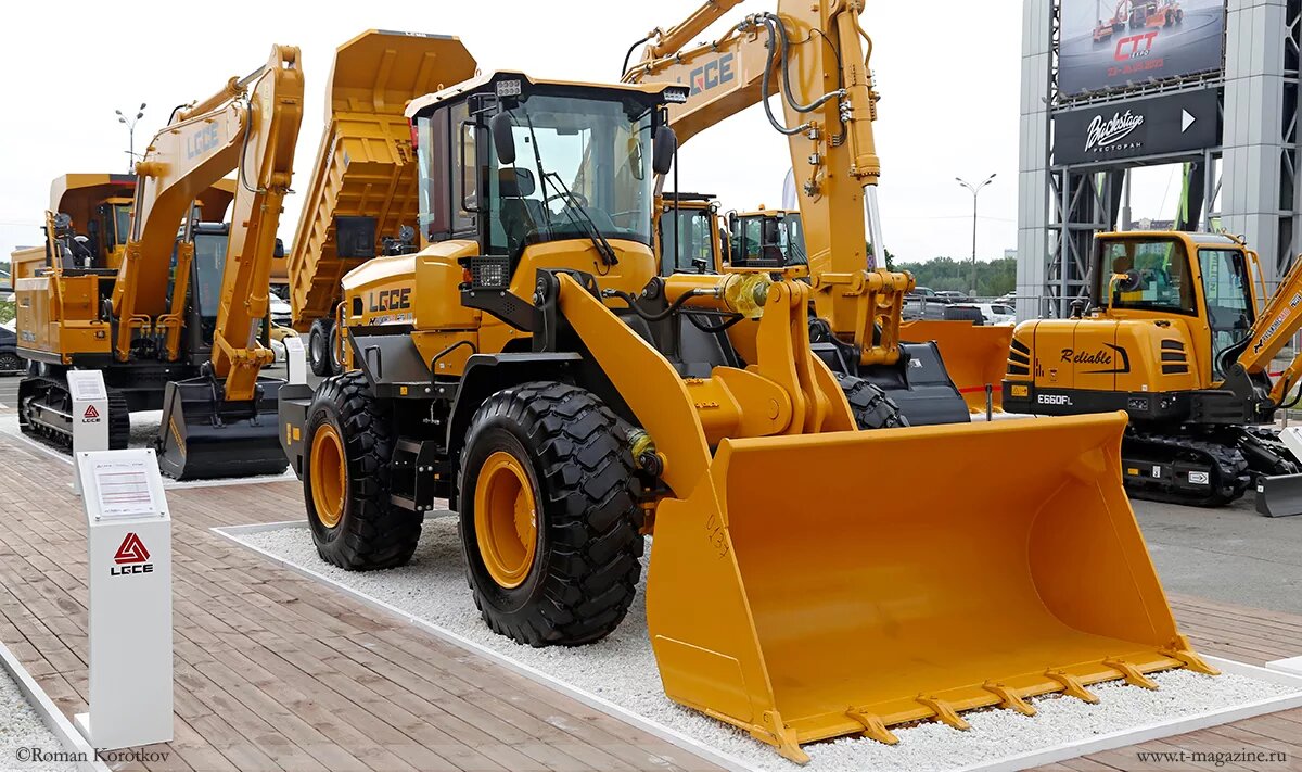 Строительная техника организации. Строительная спецтехника. Логотип строительной техники. Строительные машины и механизмы. Строительная техника организации.