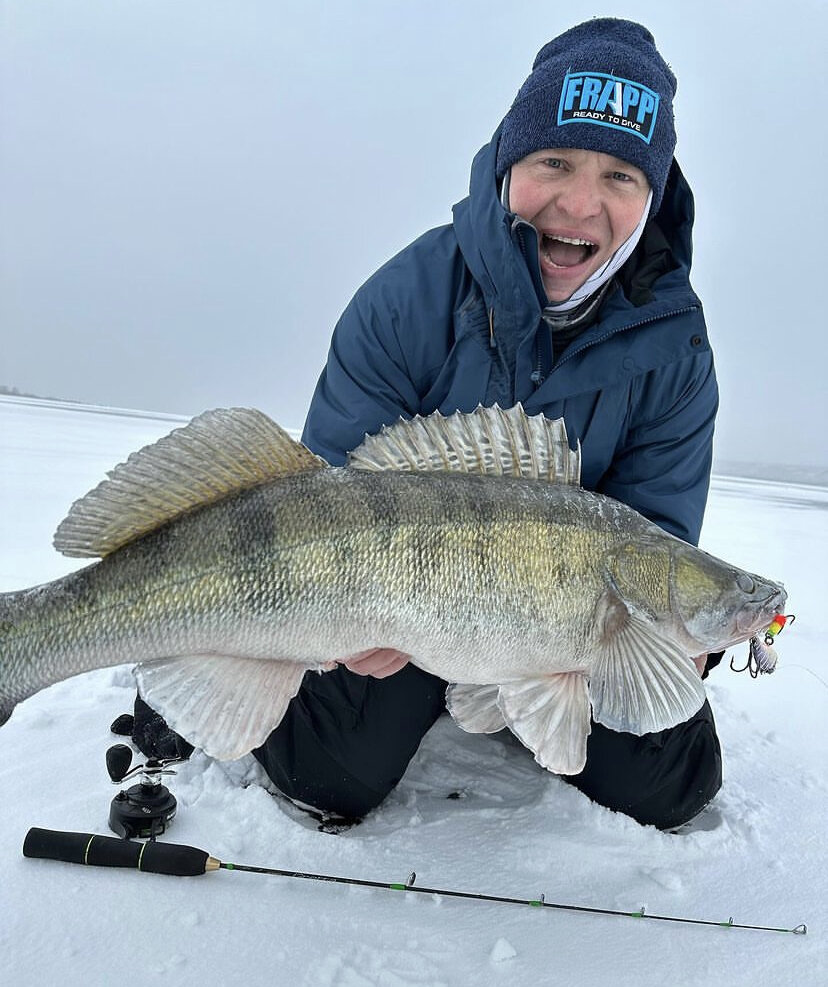 астрахань трехречье рыбалка. где идет на рыбалку. девушка с удочкой на рыбалке. мальчик с удочкой. красивые девушки на рыбалке.