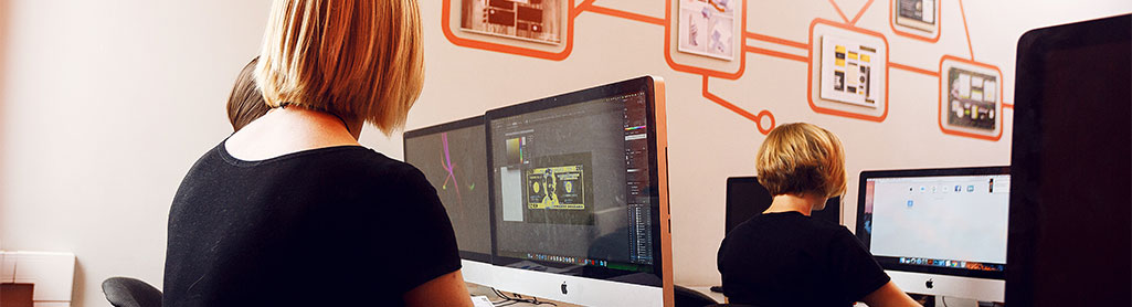 неделя профориентации. компьютерные информационные технологии. подросток за компьютером. человек зам компьютером. менеджер проекта.