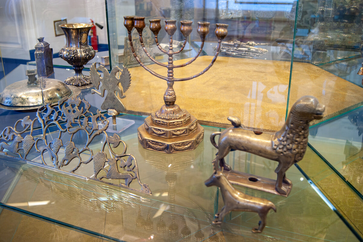 дворцовая набережная мраморный дворец. мраморный музей спб. мраморные работы санкт петербург. мраморный дворец парадная лестница. скульптуры шубина в мраморном дворце.