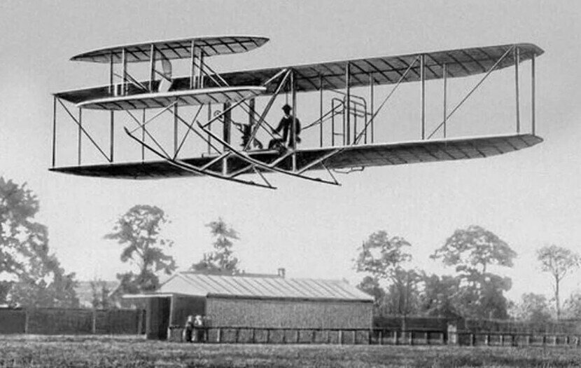 Первый самолёт в мире флайер-1. Братьев райт 2. Самолет братьев райт 1903. Flyer 1 братьев райт. Братьев райт 2.