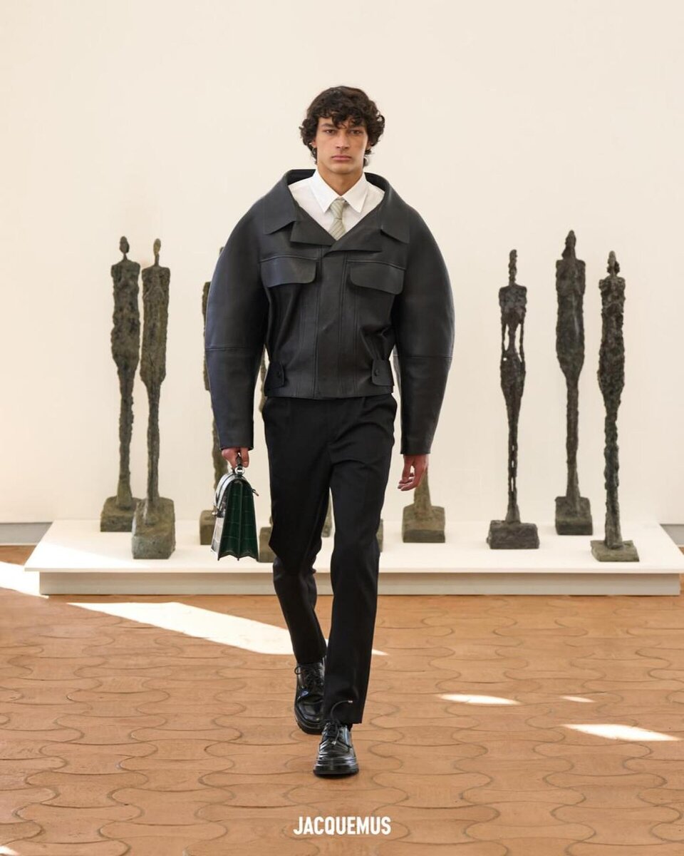 Модельная походка на каблуках. Мода количество. Мода количество. Мода весна. Альбер эльбаз дизайнер коллекции.