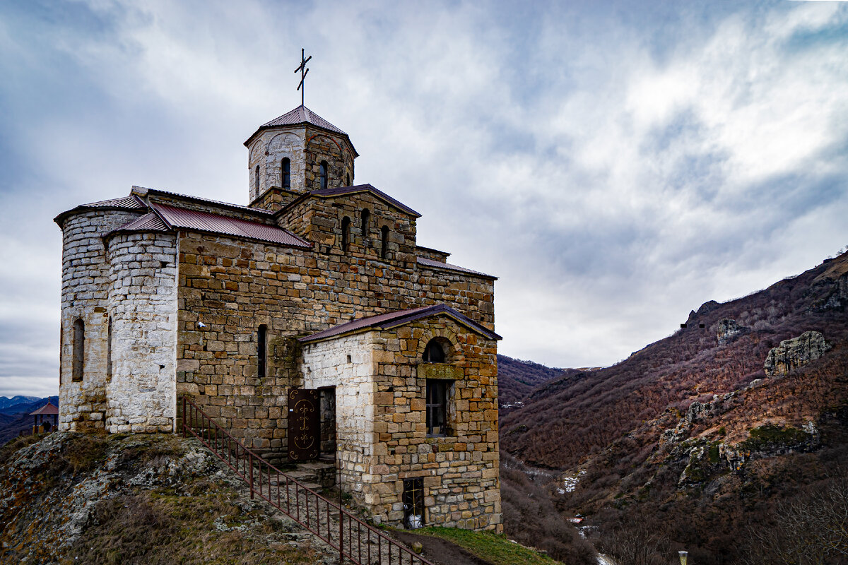 храм тхаба-ерды ингушетия. церковь арагацотн. раннехристианское искусство базилика константина. старая керчь церковь иоанна предтечи. храм иоанна предтечи в керчи.