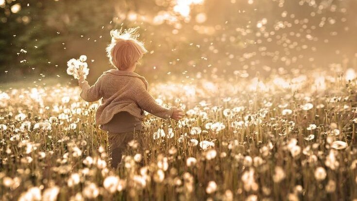 Фотографии приведены для настроения. Вспомните себя там, в детстве, ищите это состояние, вы точно знаете, как быть счастливыми