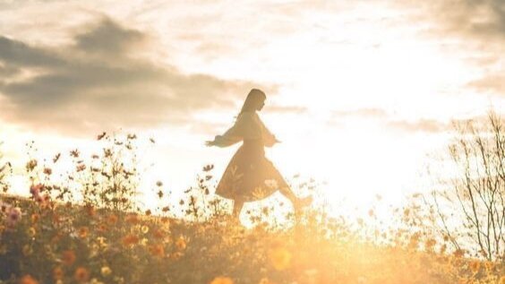 Фотографии приведены для настроения. Вспомните себя там, в детстве, ищите это состояние, вы точно знаете, как быть счастливыми