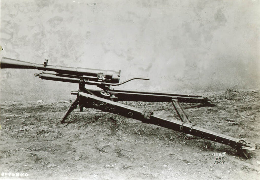 Выросло оно из Canon d'Infanterie de 37 modèle 1916 TRP, пехотной пушки, которая использовалась в ряде стран.