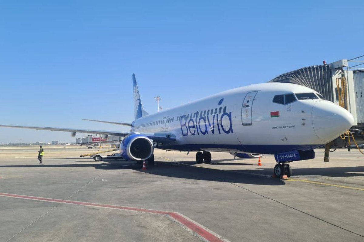 Представительство авиакомпании белавиа. Белавиа ребрендинг. Белавиа новый эмбраер. Авиабилет белавиа. Сардесв белавия красивые.
