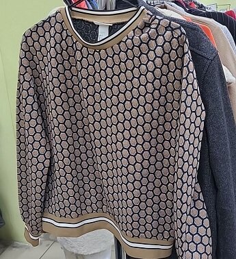 Свитшот из секонд-хенд, размер S, цена 1200 рублей