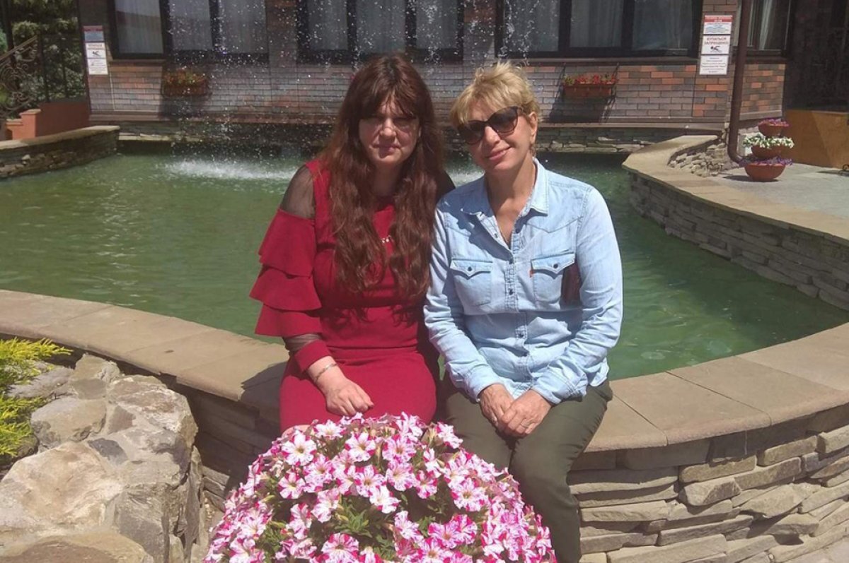    Оксана Мелихова с Анной Евсюковой.