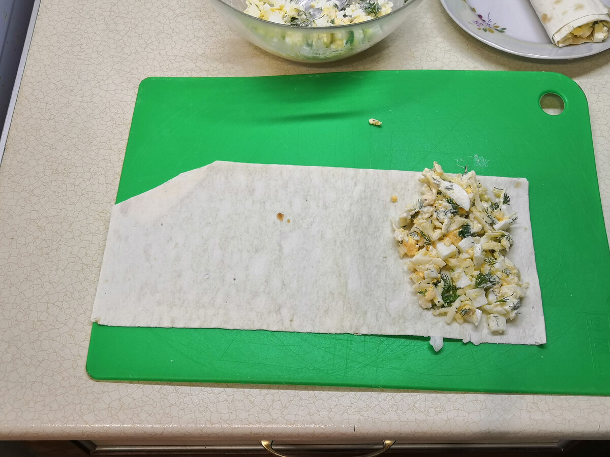 Яичница в лаваше. Лаваш с сыром. Треугольники из лаваша. Завтрак из лаваша с сыром. Треугольнички из лаваша.