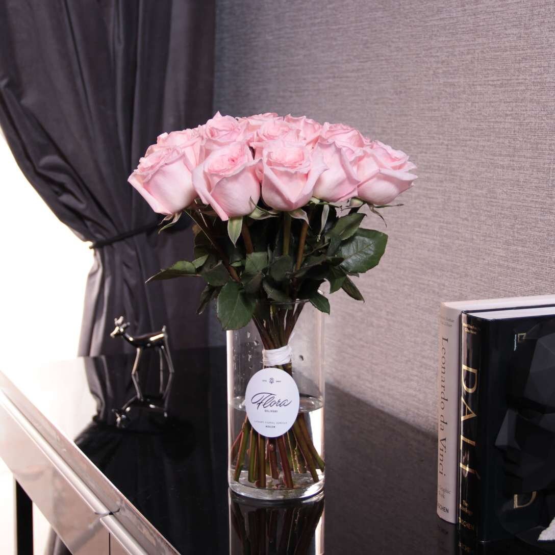 Was können Sie tun, damit Rosen in einer Vase länger haltbar sind? Der
