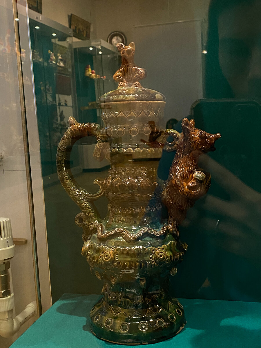 Дети в музее народных промыслов. Центры художественных промыслов центральной россии на карте. Центр народных художественных промыслов. Центр народных художественных промыслов. Центр народного художественного промысла.