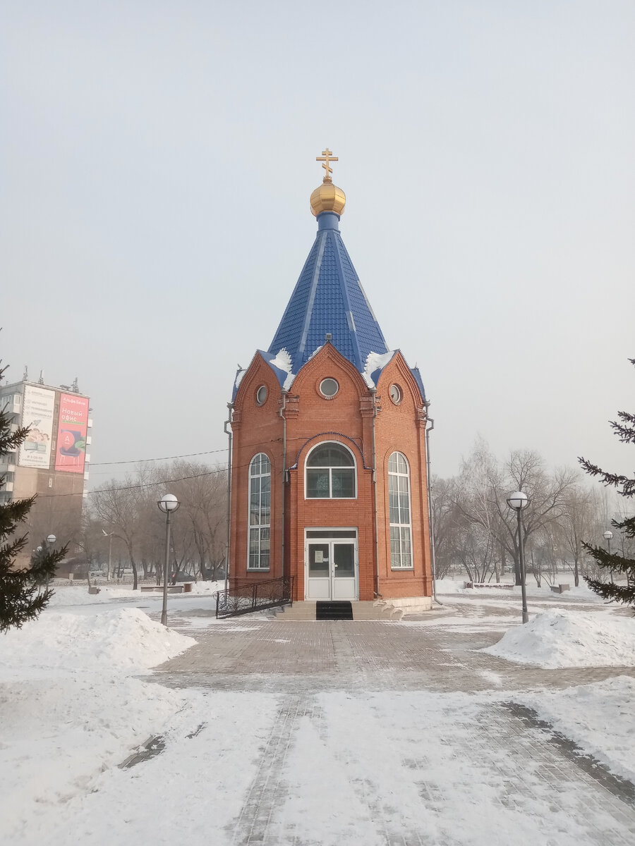 Минусинская восьмигранная кирпичная часовня во имя святого великомученика и целителя Пантелеимона