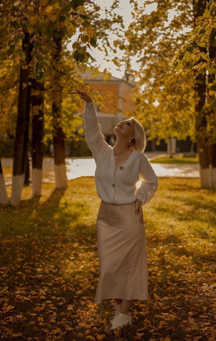 Любовь через окно. Любовь в деревне. Мишель монаган лучшее во мне фильм. Стоит у дома твоего. Призрак дома бриар фильм 2015.