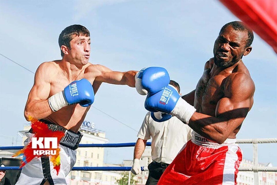    Бокс Олег УКЛАДОВ