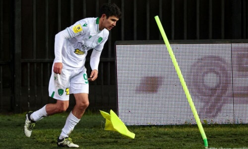 пачев сборная украины. сборная казахстана по футболу фото. казахстанский футболист. казахстан футбол команды. футбольные команды казахстана.