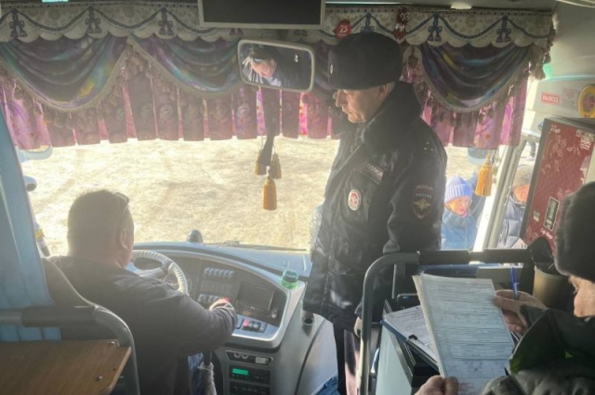    Автобусы выходили в рейсы без тахографов.