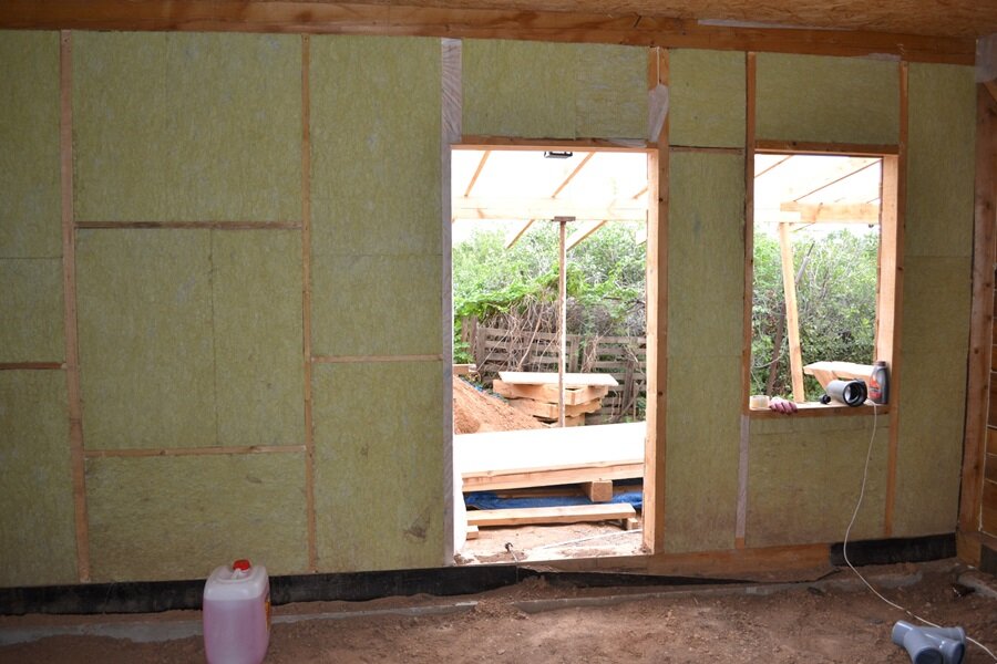 Думать о защите от мышей, нужно в момент строительства дома.