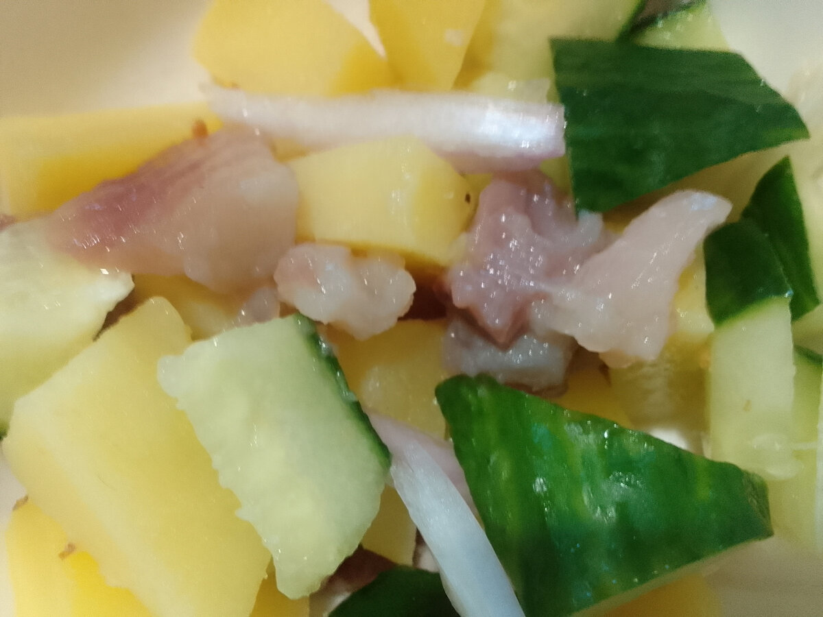 салат с отварным картофелем рецепт. салат из картошки и лука. Kartoffelsalat. салат с отварным картофелем рецепт. деревенский овощной салат.