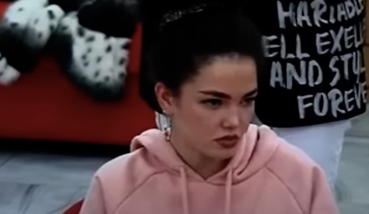 Любовь к жизни. Парень думает о девушке. Фразы о потерянной любви. Всю жизнь ищу любовь. Влюбленные глаза.