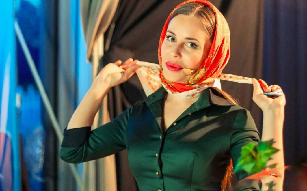 Скромная красивая и прекрасная девушка - Юлия