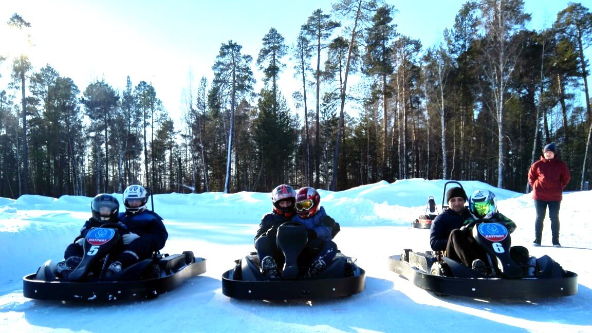    В Югорске дети познают ПДД за рулём гоночного карта