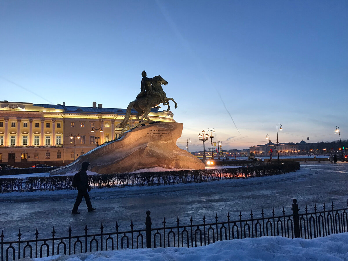 образ санкт-петербурга в поэме медный всадник. пушкина «медный всадник». отрывок поэмы пушкина медный всадник. петербург бенуа медный всадник. петербург пушкина медный всадник.