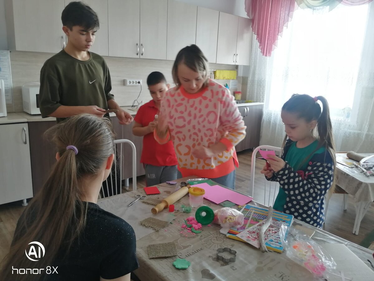 чем помочь детям в детских