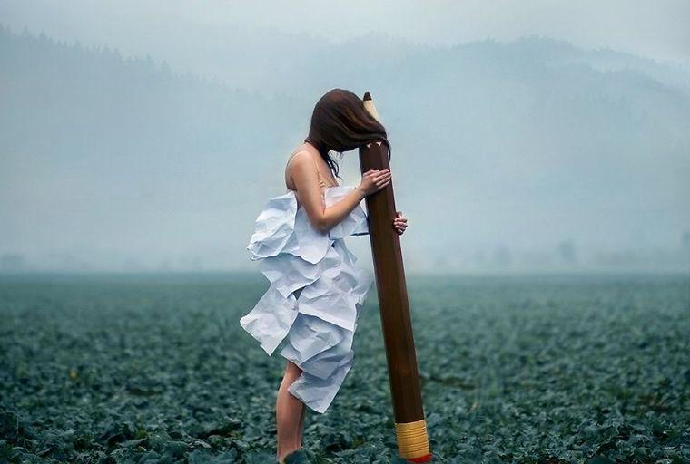 Чужой ксеноморф любовь. Чужие люди и девушки. Королева ксеноморфов фильм "чужой". Ксеноморф и человек любовь. Чужие люди и девушки.