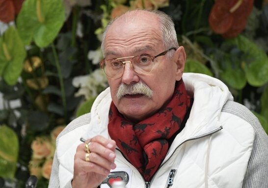 мем с котами а я не покрасилась. даже не заметил текст. мемы про сталина. делает вид что не замечает. затролен.