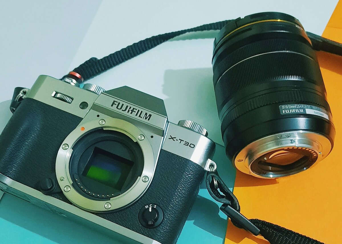    Знаете, какая главная проблема всей оптики Fujifilm? Цена. Поэтому посмотрим и на бюджетные аналоги / Фото: unsplash.com