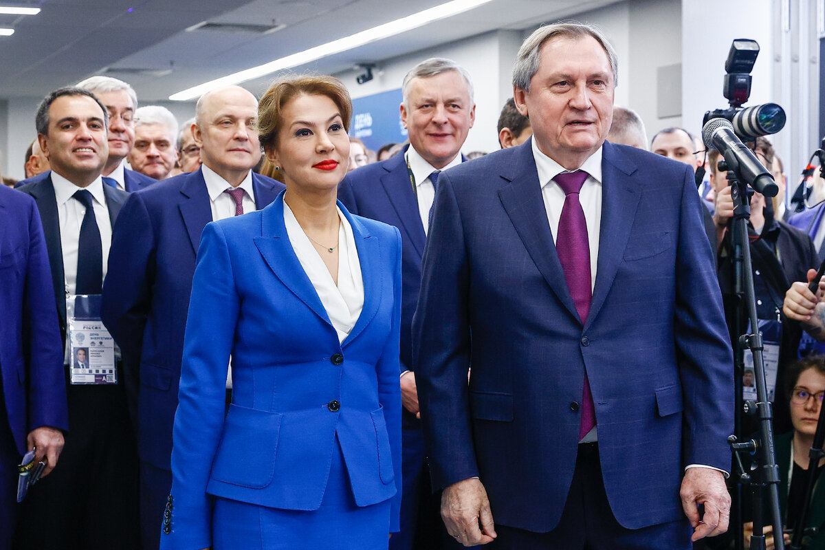 Министр энергетики РФ Николай Шульгинов и член правления «Интер РАО» Александра Панина 