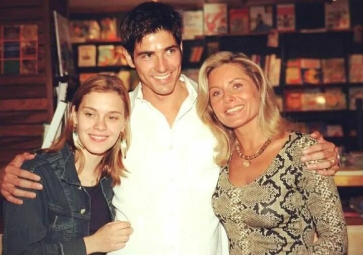 Сериал "Семейные узы" 2000г.