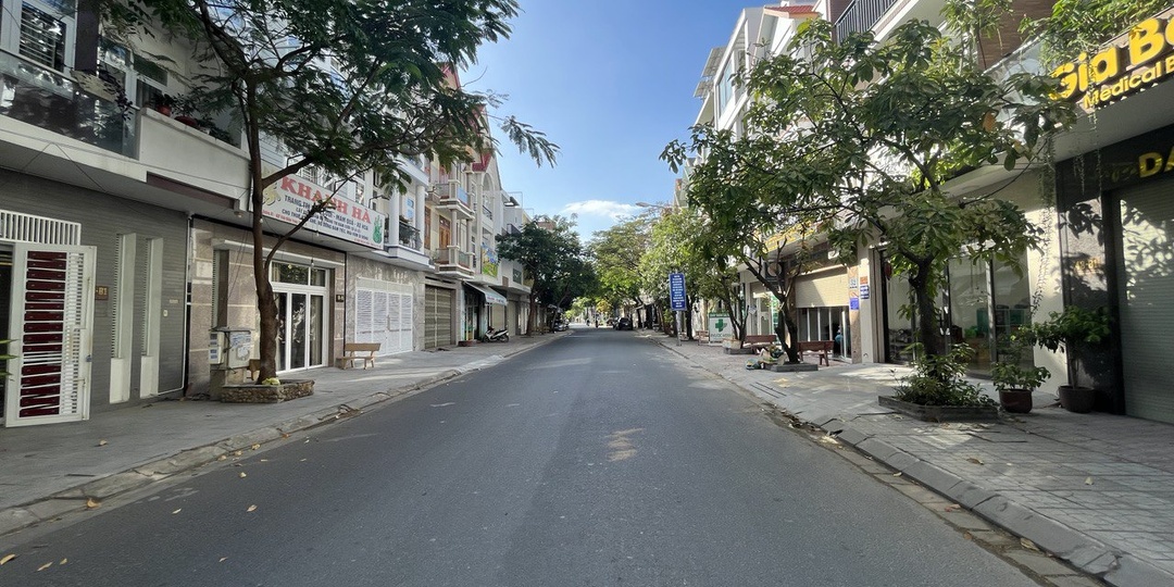 Окна к соседям и Пиво в пакетах, Первые впечатления от жизни во Вьетнаме