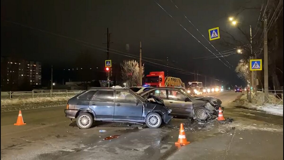 В Курске на улице 50 лет Октября в ДТП пострадали 4 человека | Вести-Курск  | Дзен