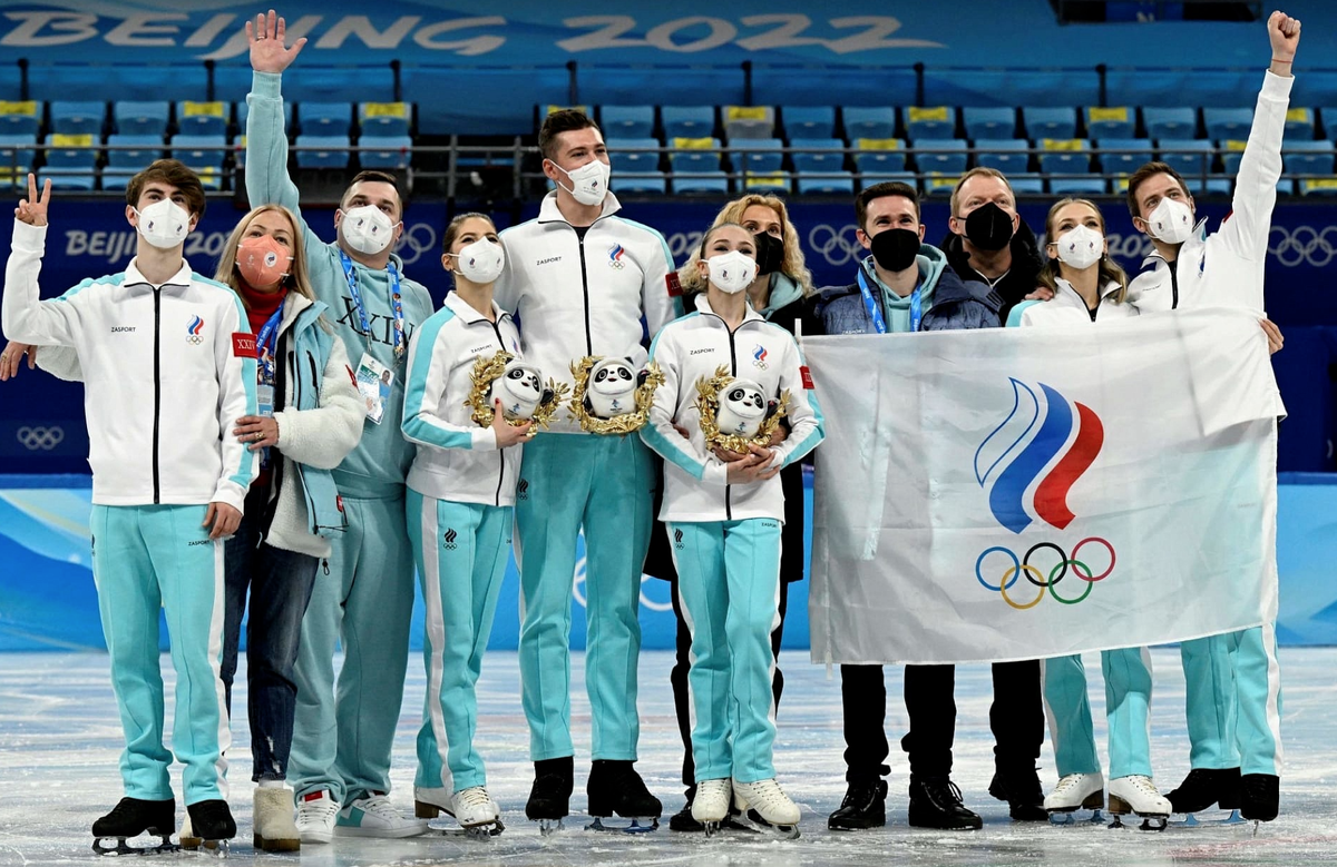 Партизанские отряды в годы вов кратко. Советские плакаты. Парализовал недруга. Партизаны плакаты. От народной мести не уйти врагу плакат.