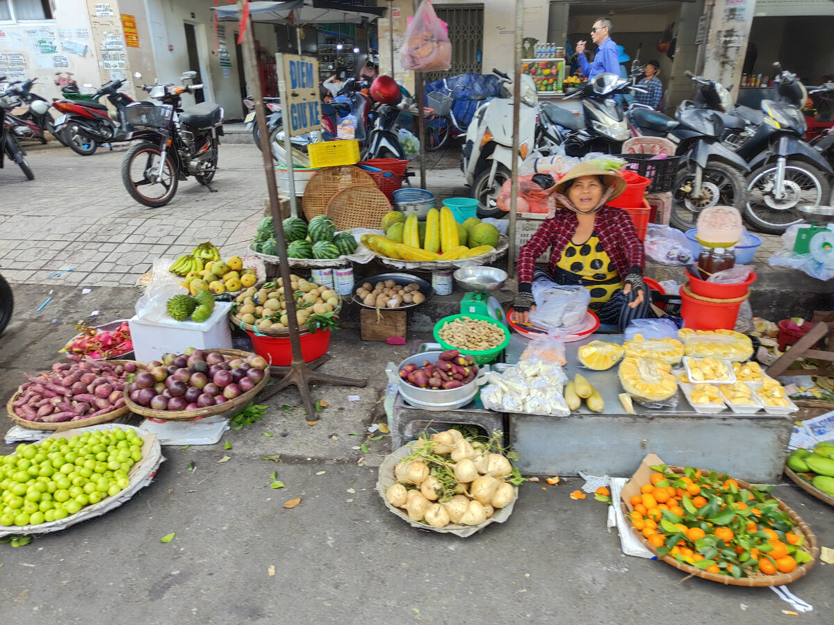 картинки с надписью кто здесь. малыш давай пошалим. карлсон немного пошалить. не уж то ли. не уж то ли.