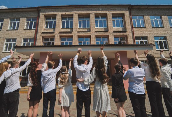 человек пришел домой. ради этого я возвращаюсь домой. домой после учебы. пришел домой после работы. женщина пришла домой.