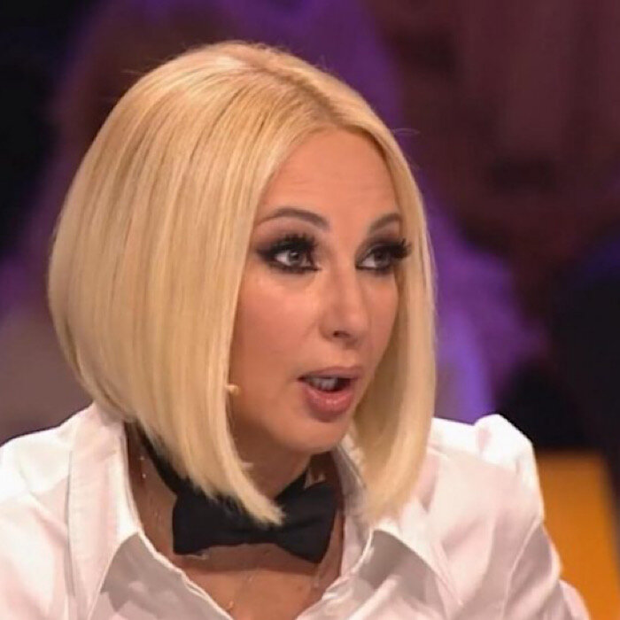 Просто лера аккорды. Лера и просто лера адик. Просто лера лютики ноты. Просто лера ноты для фортепиано. Просто лера хрущевка текст.