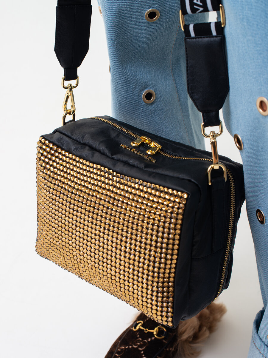 кожа с кожей сочетается. кожа с кожей сочетается. платья из кожи и замши. сочетание кожи и замши. кожа с кожей сочетается.