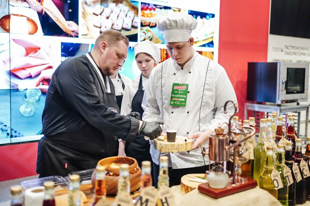Ресторан форум. Шеф повара россии. Конгресс рестораторов топ 100. Ресторатор 2019. Сомелье профессия.