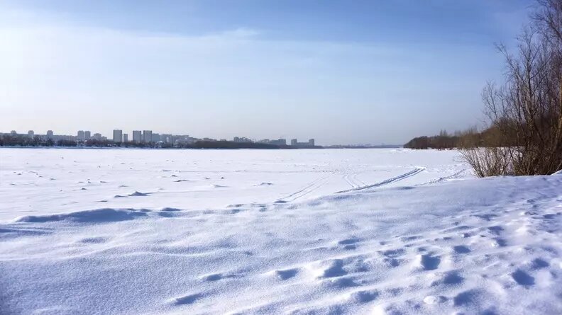     В критическом обмелении Туры многие эксперты видят след обширных заборов воды из Иртыша, которые не позволяют реке в период засухи набрать былой уровень воды. «Наш город» разобрался условиях битвы за воду и ее последствиях.