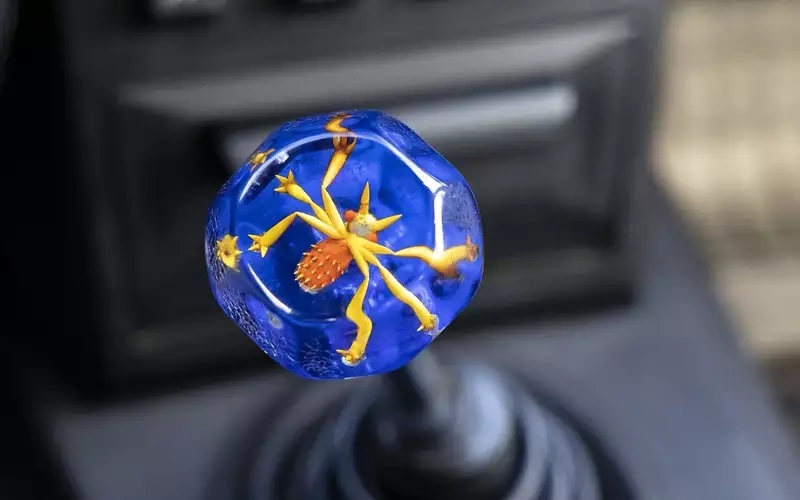 Опционные набалдашники на рычаг переключения передач — мода 1970-х.